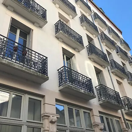 Le Clemenceau - Hyper Centre - Calme - Proche Thermes *